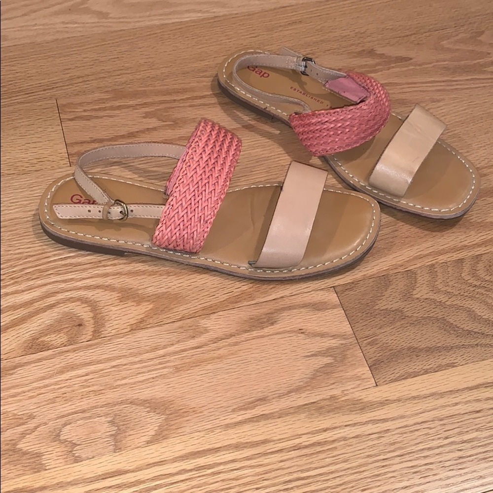 Gap sandals